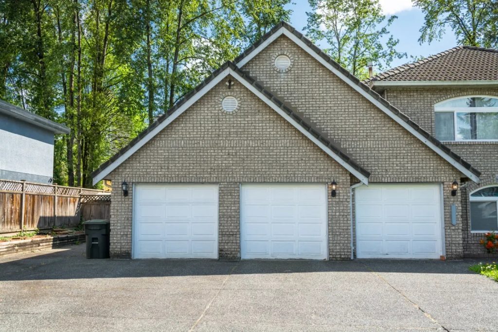 garage-doors-sherwood-park-5 garage-doors-sherwood-park-5
