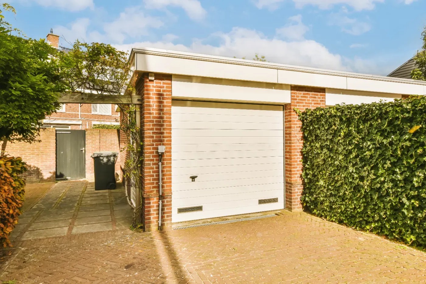 garage-doors-sherwood-park-7